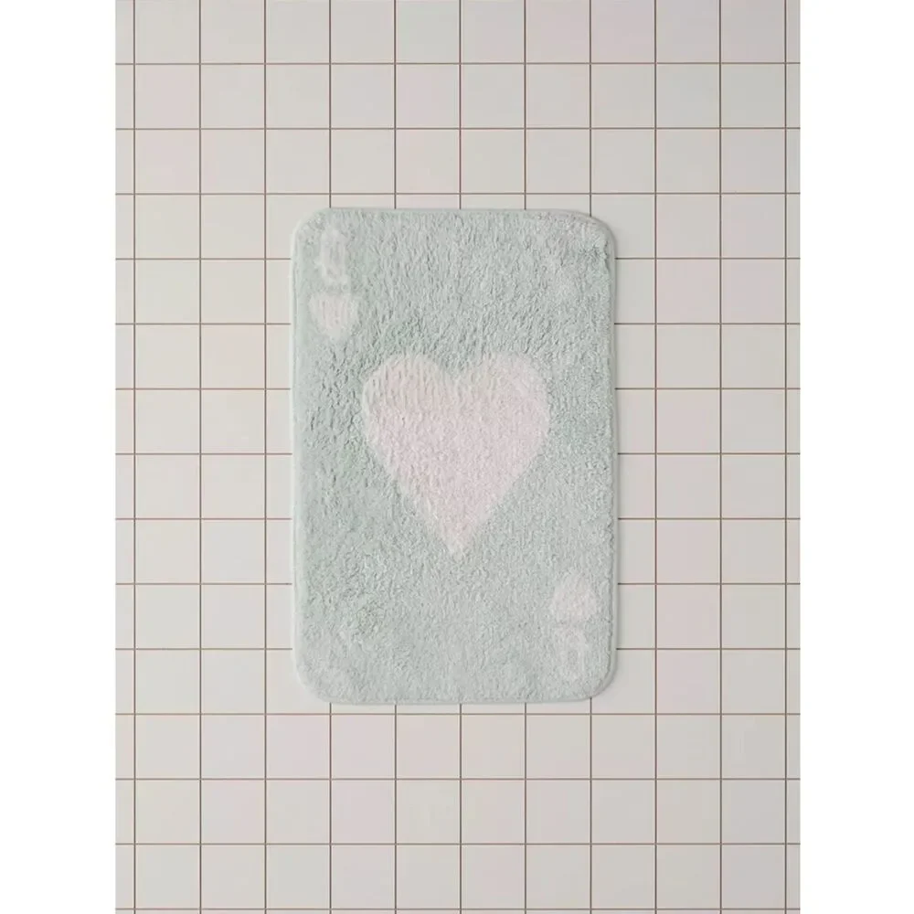 New Urban Outfitters Queen Of Hearts Bath Mat